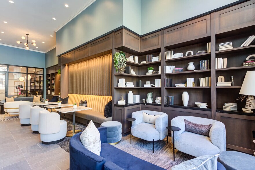 More Photos Of 747 N Wabash Ave, Chicago Apartments For Lease