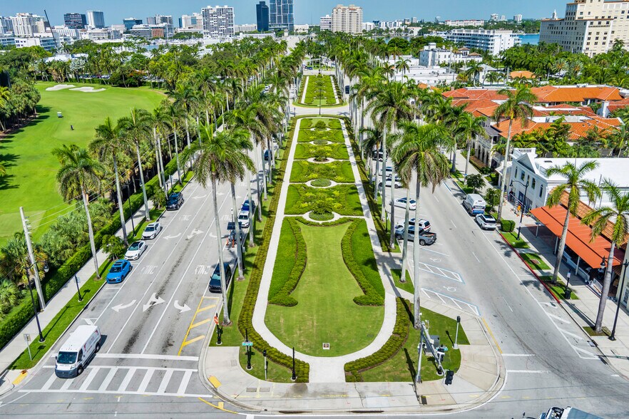 More Photos Of 255 Royal Poinciana Way, Palm Beach Storefront Retail Residential For Lease