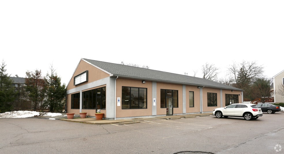 More Photos Of 105 E Main St, Milford Freestanding For Lease