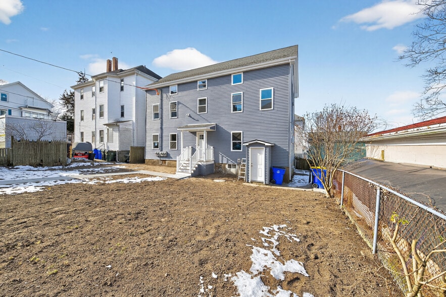 Primary Photo Of 165 Grant St, Fall River Apartments For Sale