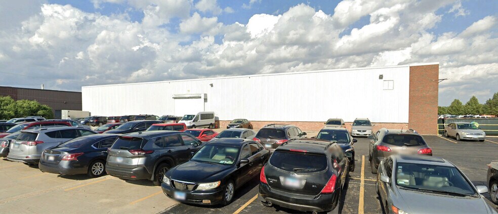 More Photos Of 1001 Foster Ave, Bensenville Warehouse For Lease