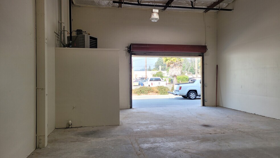 More Photos Of 2555-2557 Soquel Dr, Santa Cruz Warehouse For Sale