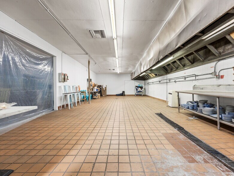 More Photos Of 4239 N 40th Ave, Phoenix Warehouse For Lease