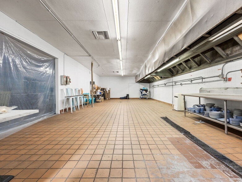 More Photos Of 4239 N 40th Ave, Phoenix Warehouse For Sale