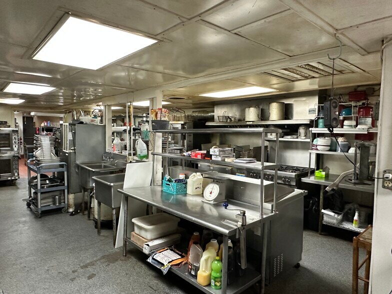 More Photos Of 824 Cherry Log, Cherry Log Winery Vineyard For Sale