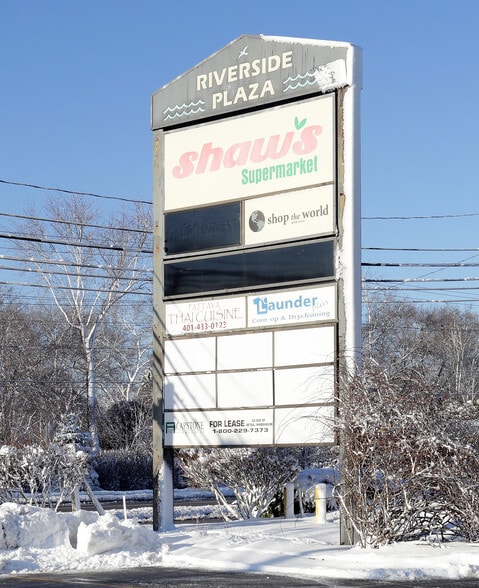 More Photos Of 1050-1070 Willett Ave, East Providence Unknown For Lease