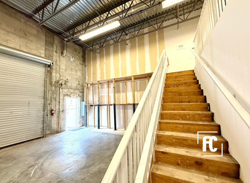 More Photos Of 4287-4303 SW High Meadows Ave, Palm City Light Manufacturing For Sale