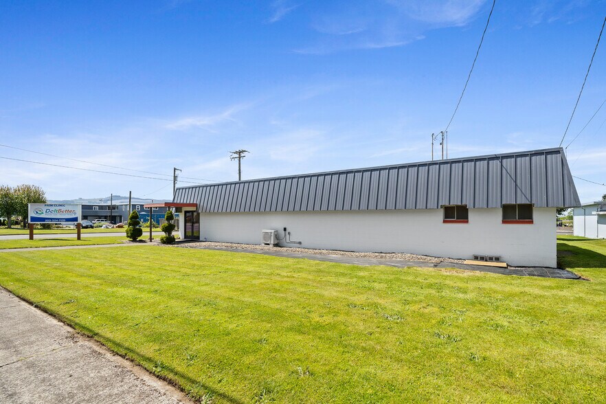 More Photos Of 9330 4th St, Bay City Medical For Sale