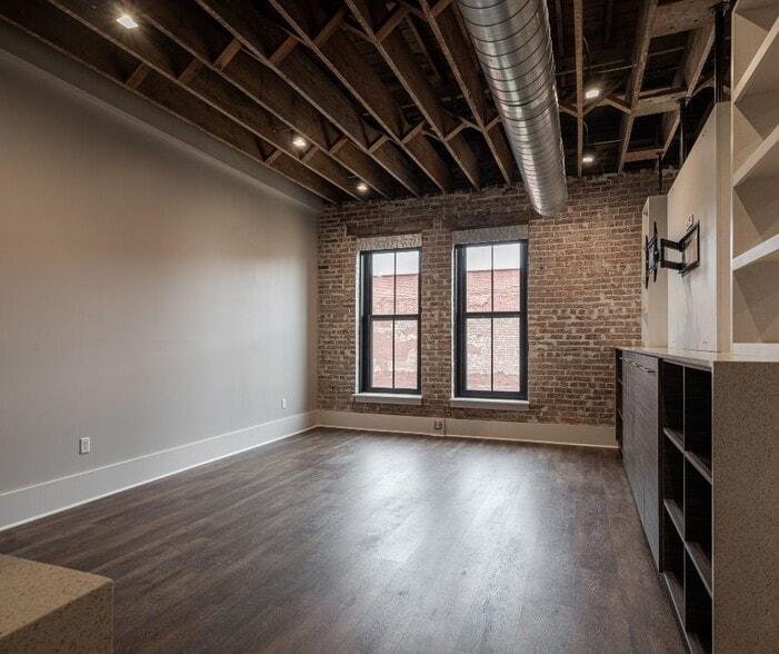 More Photos Of 901-911 Garrison Ave, Fort Smith Apartments For Lease