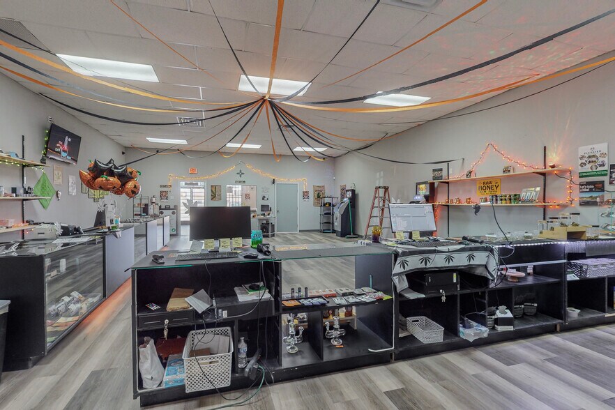 More Photos Of 804 S Main St, Belen Storefront For Sale