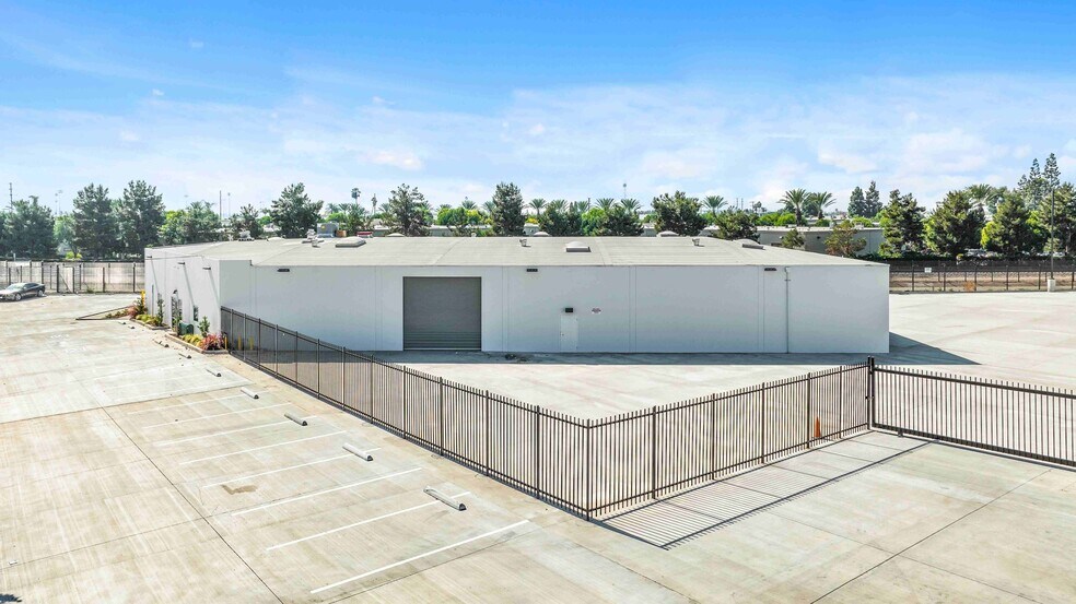 More Photos Of 922-926 S Lyon St, Santa Ana Unknown For Lease