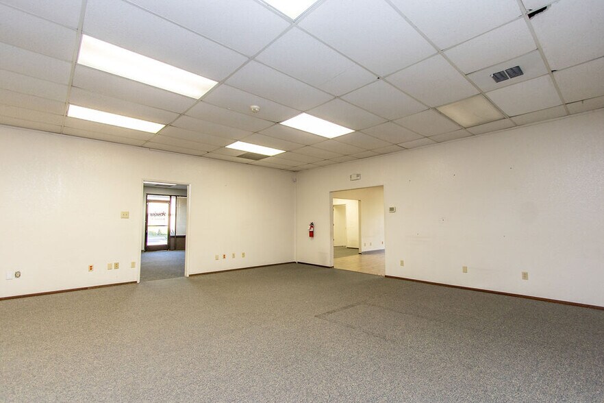 More Photos Of 138 Regis St, Turlock Office For Lease