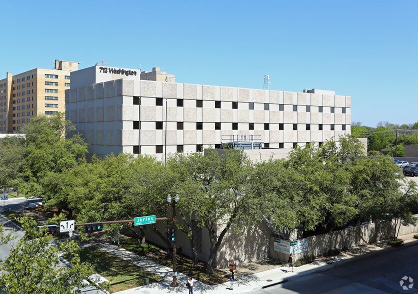 Primary Photo Of 712 N Washington Ave, Dallas Medical For Lease