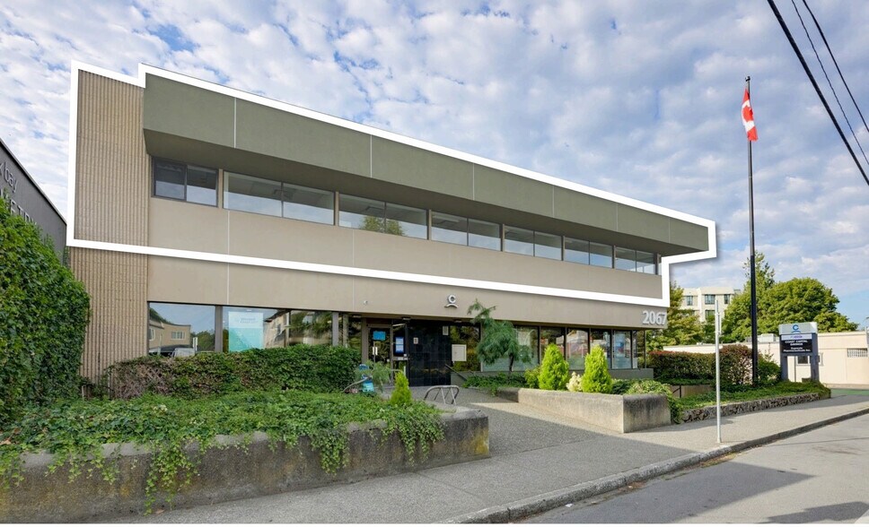 More Photos Of 2067 Cadboro Bay Rd, Victoria General Retail For Lease