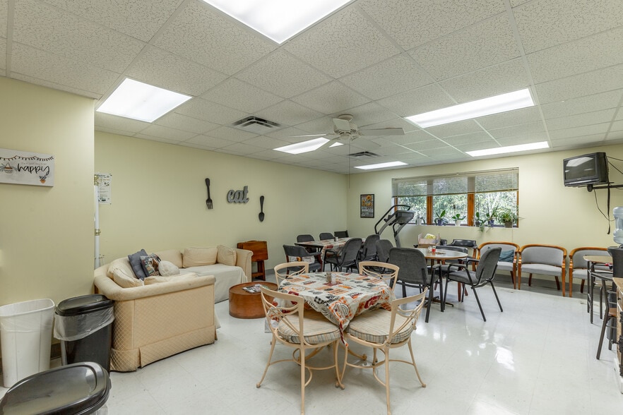 More Photos Of 932 Spring Creek Rd, Chattanooga Office For Sale