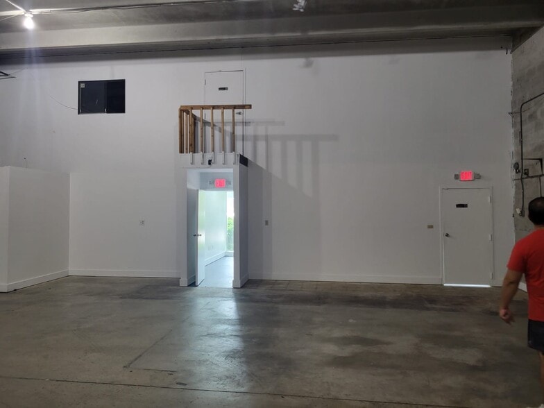 More Photos Of 8238-8270 NW South River Dr, Miami Industrial For Lease