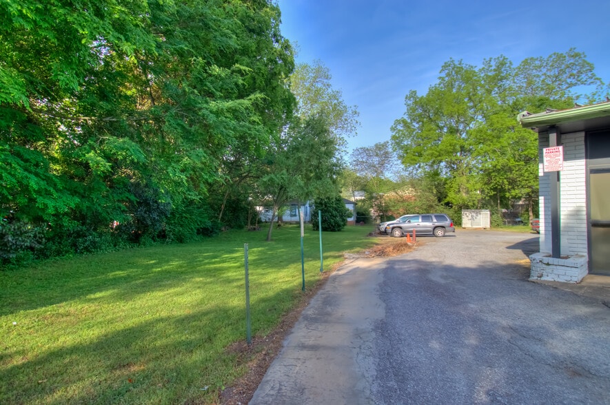 More Photos Of 823 Prince Ave, Athens Freestanding For Sale
