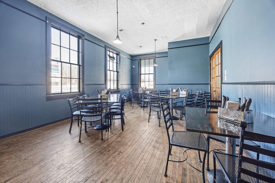 More Photos Of 511 Fergus Ave, Erhard Restaurant For Sale