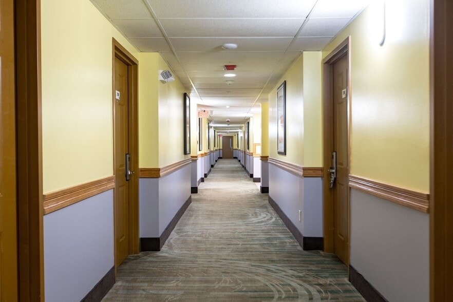 More Photos Of 2490 Green Mountain Dr, Branson Hotel For Sale