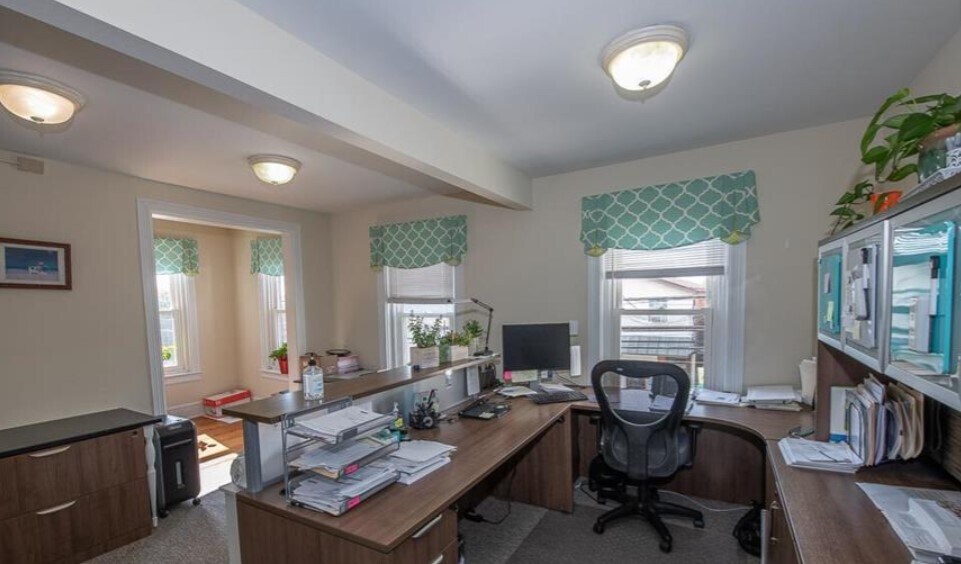 More Photos Of 116 E King St, Malvern Office For Lease