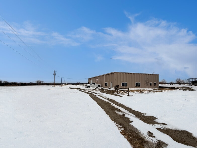 More Photos Of 10980 NE Hubbell Rd, Maxwell Industrial For Sale