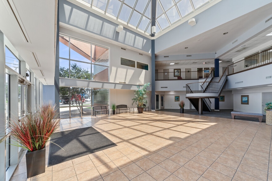 More Photos Of 2020 Babcock Rd, San Antonio Medical For Lease