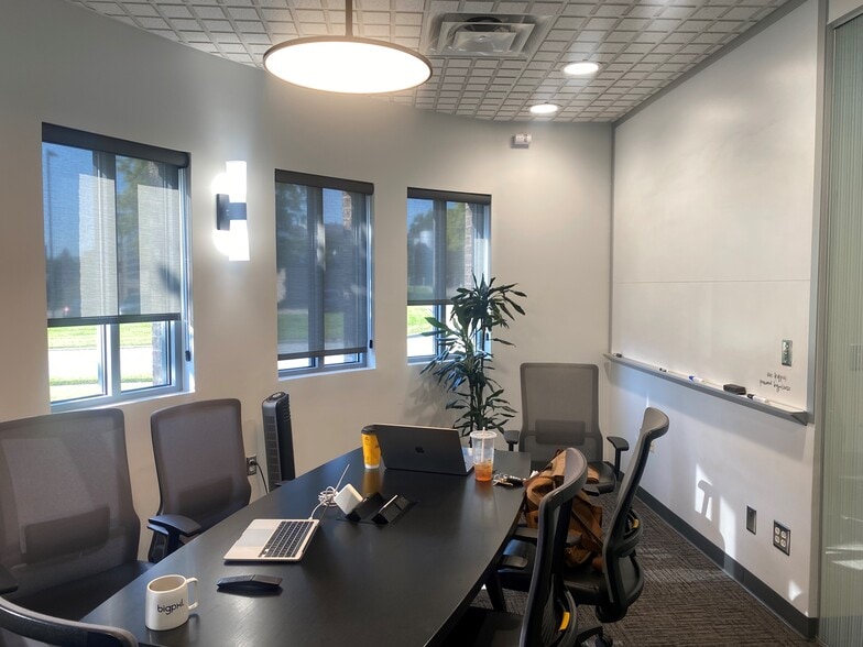 More Photos Of 1335 E Bradford Pky, Springfield Office For Lease