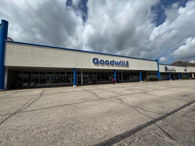 More Photos Of , Akron General Retail For Sale