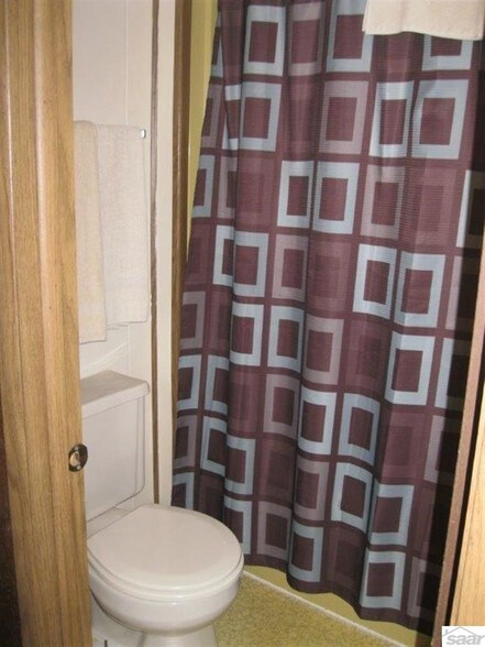 More Photos Of 801 N River St, Spooner Hotel For Sale