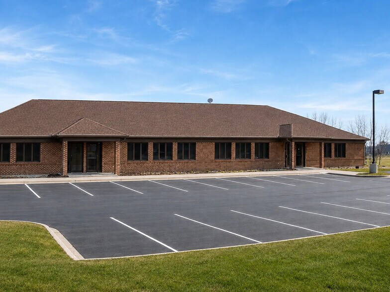 More Photos Of 160-174 S Industrial Dr, Saline Medical For Sale