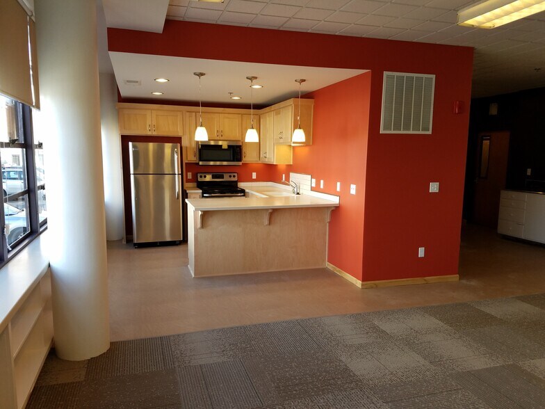More Photos Of 735 SW Jackson St, Topeka Apartments For Sale