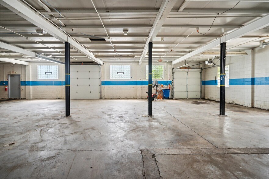 More Photos Of 16811 Stephens, Eastpointe Industrial For Sale