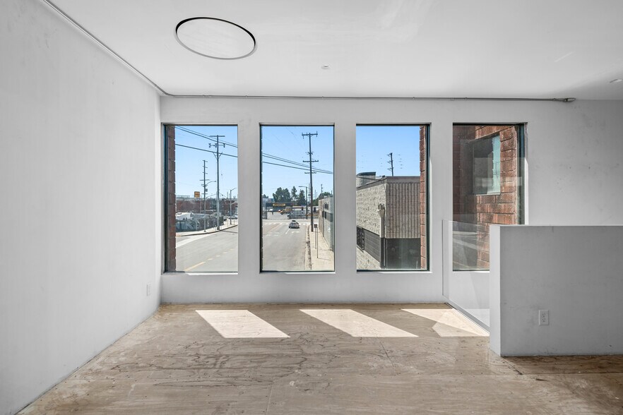 More Photos Of 1509 Mateo St, Los Angeles Office Residential For Sale