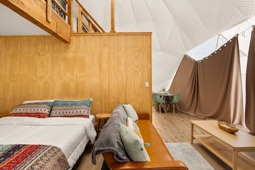 More Photos Of 162 Black Bear Run, Berlin Specialty For Sale