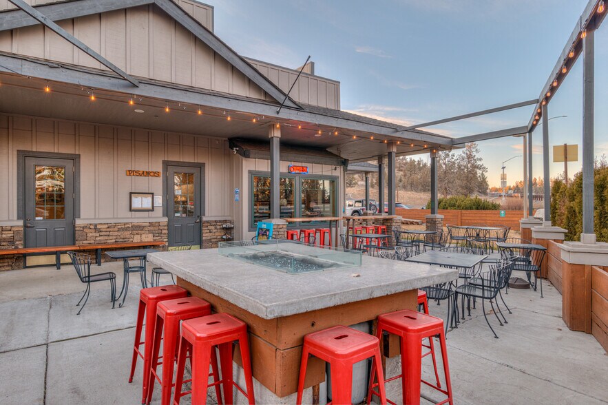 More Photos Of 64670 Strickler Ave, Bend Storefront For Sale