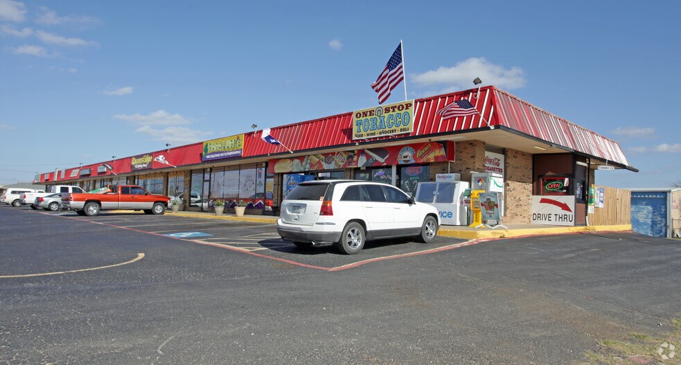 More Photos Of 800 N Crowley Rd, Crowley Storefront For Sale