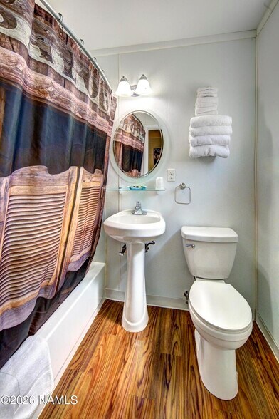More Photos Of 2141 W 3rd St, Winslow Hotel For Sale