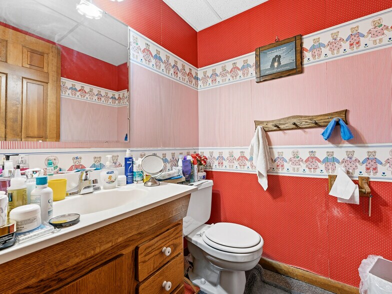 More Photos Of 1024 S I 75 Business Loop, Grayling Hotel For Sale