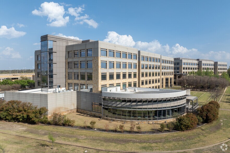 More Photos Of 3150 Sabre Dr, Southlake Office For Lease