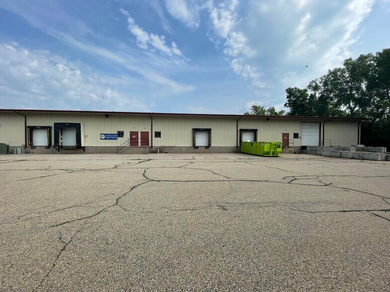 More Photos Of 2041 S Stoughton Rd, Madison Warehouse For Lease