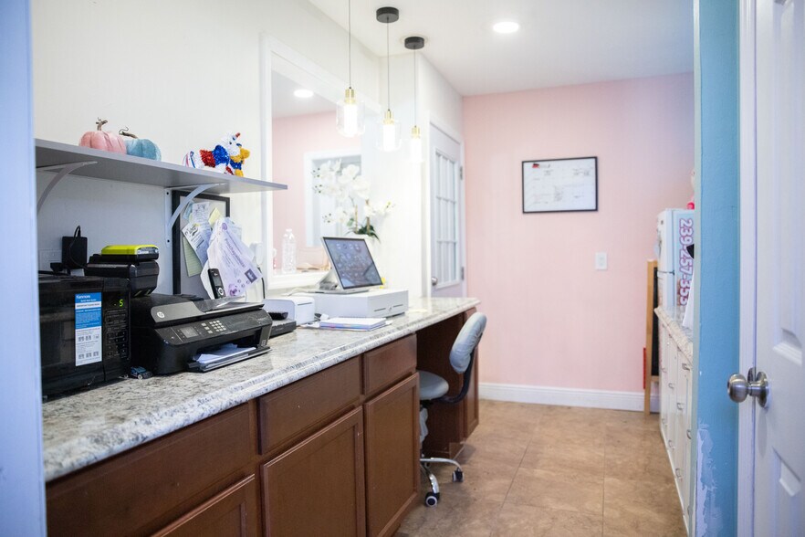More Photos Of 2826 Santa Barbara Blvd, Cape Coral Freestanding For Sale