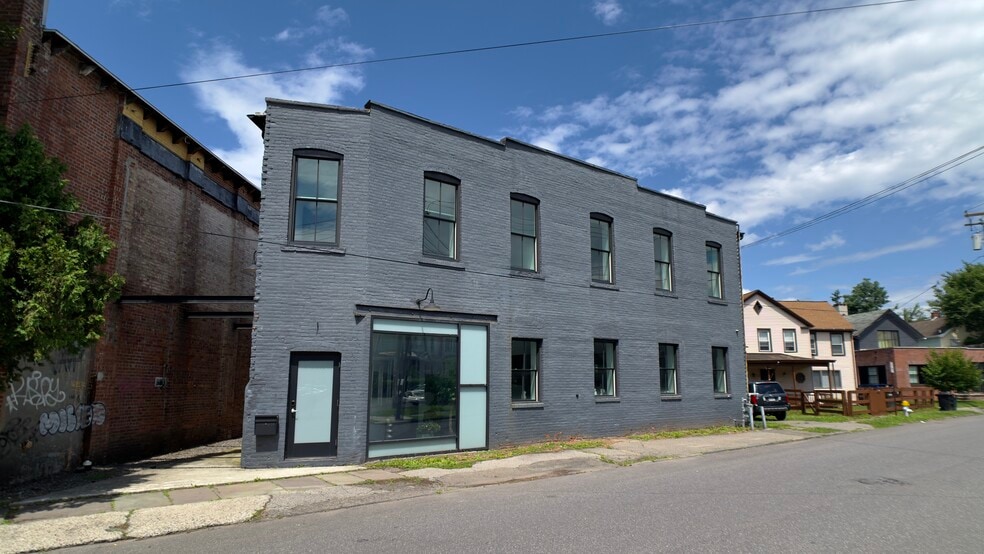 Primary Photo Of 76 Prince St, Kingston Storefront Retail Office For Sale