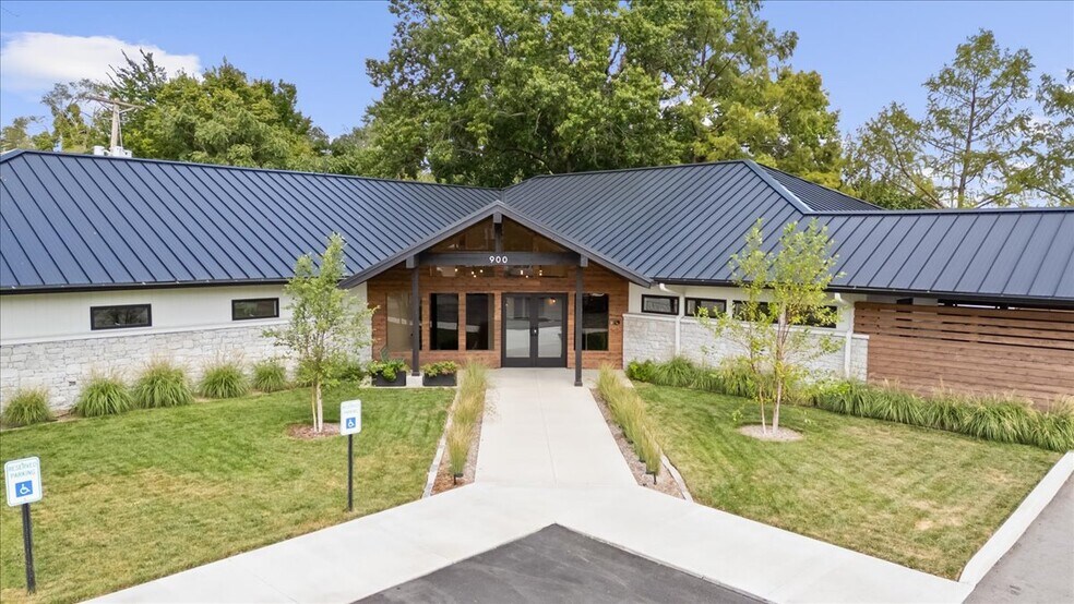 Primary Photo Of 900 Main St, Grandview Coworking Space