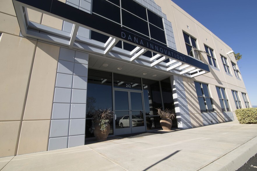 More Photos Of 212 Avenida Fabricante, San Clemente Warehouse For Lease