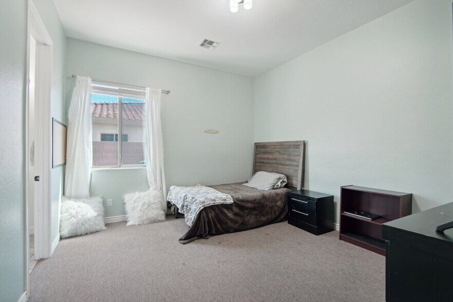 More Photos Of 27215 N 23rd Ln, Phoenix Assisted Living For Sale