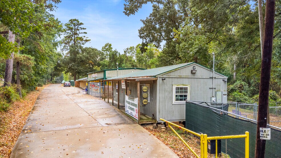 More Photos Of 877 Interstate 45 S, Huntsville Specialty For Sale