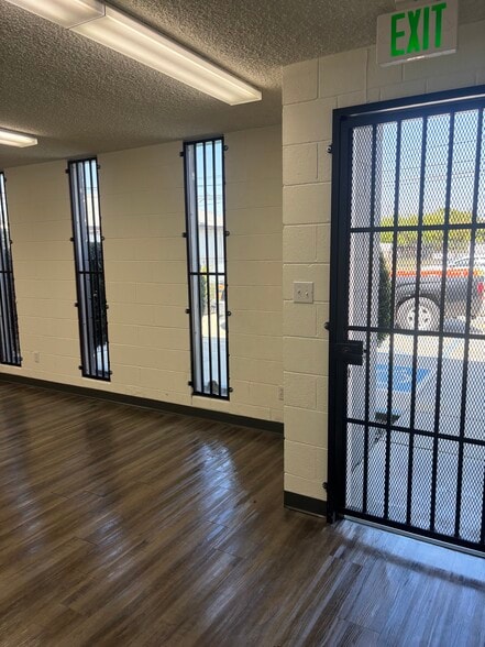 More Photos Of 1913 Merced Ave, South El Monte Warehouse For Lease
