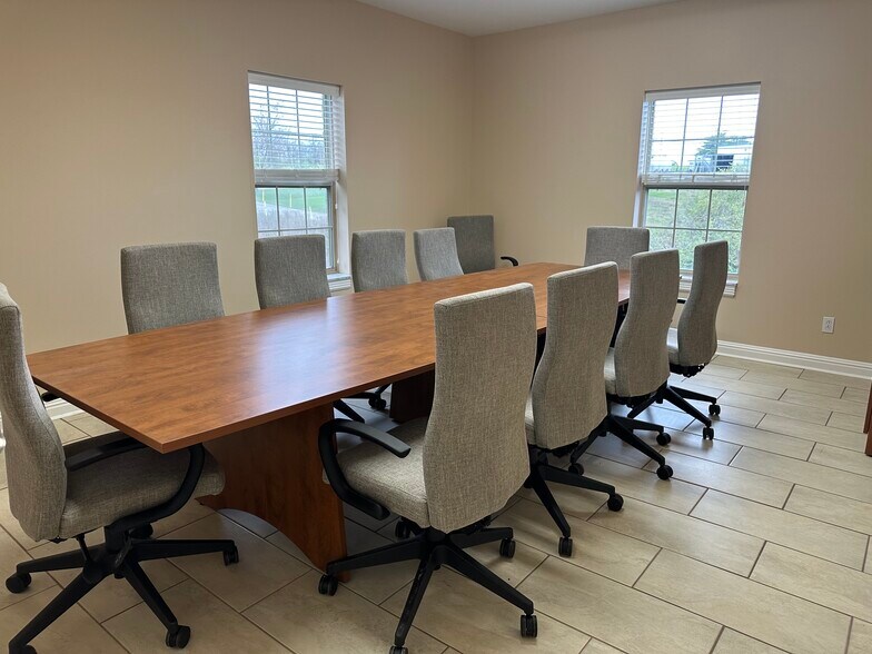 More Photos Of 104 Progress Dr, Frankfort Office For Sale