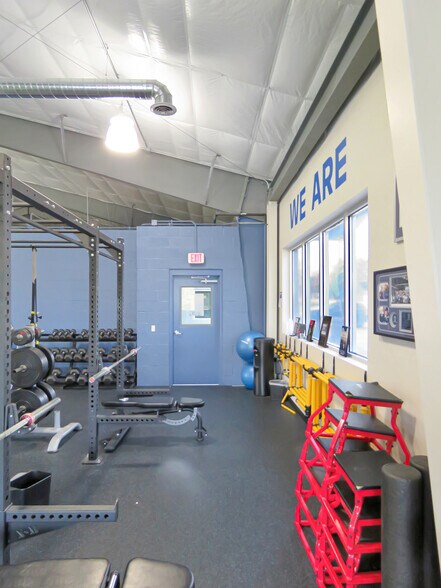 More Photos Of 6831 Seneca Ln, Elma Flex For Lease