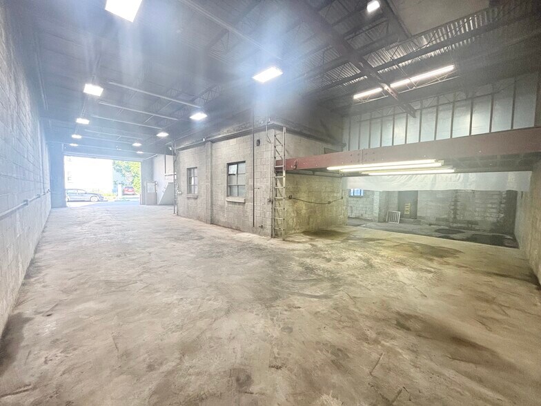 More Photos Of 11 Marlboro St, Malden Warehouse For Lease